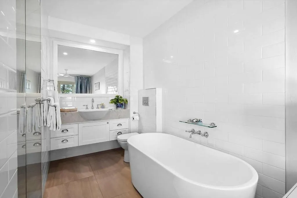 Luxurious Beachfront Penthouse Coolum Beach