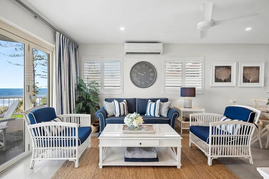 Luxurious Beachfront Penthouse Coolum Beach