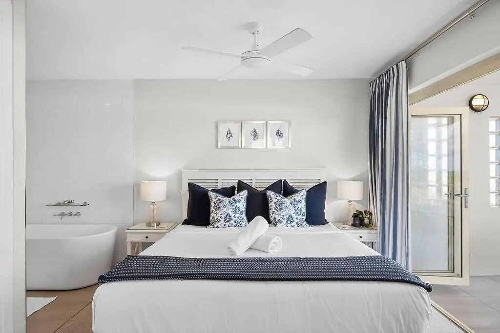 Luxurious Beachfront Penthouse Coolum Beach 0*,  Australia
